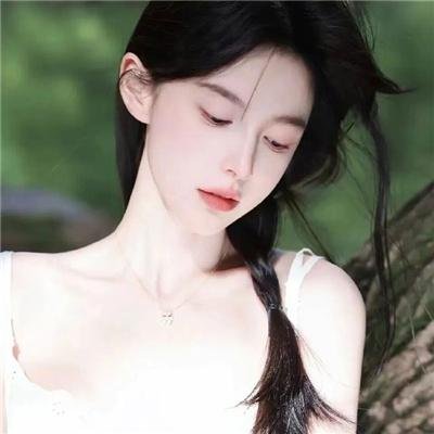 蓝色嘴巴的脸